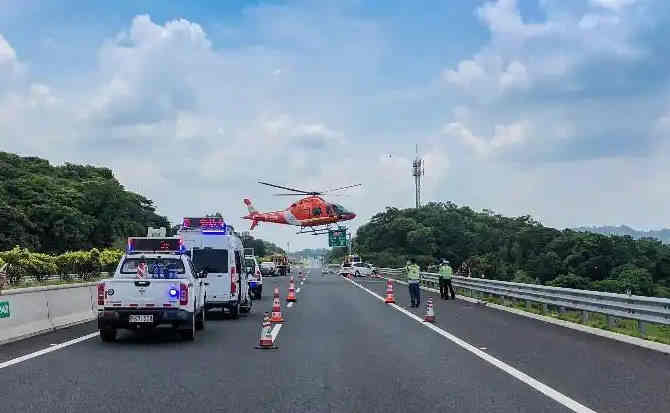 六枝特区高速公路汽车救援案例
